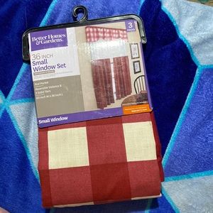 Better homes & gardens 36 inch small window set